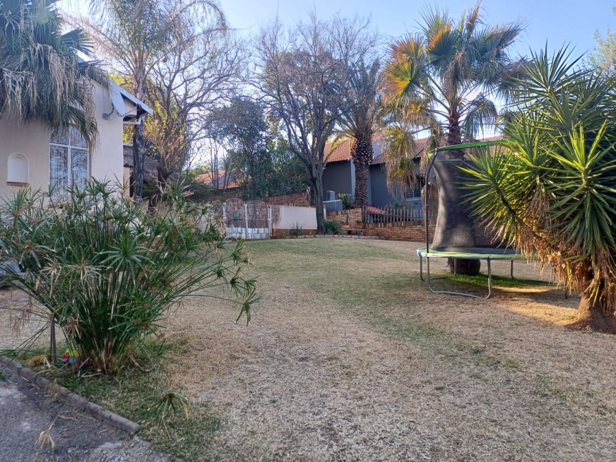 To Let 4 Bedroom Property for Rent in Wilkoppies North West